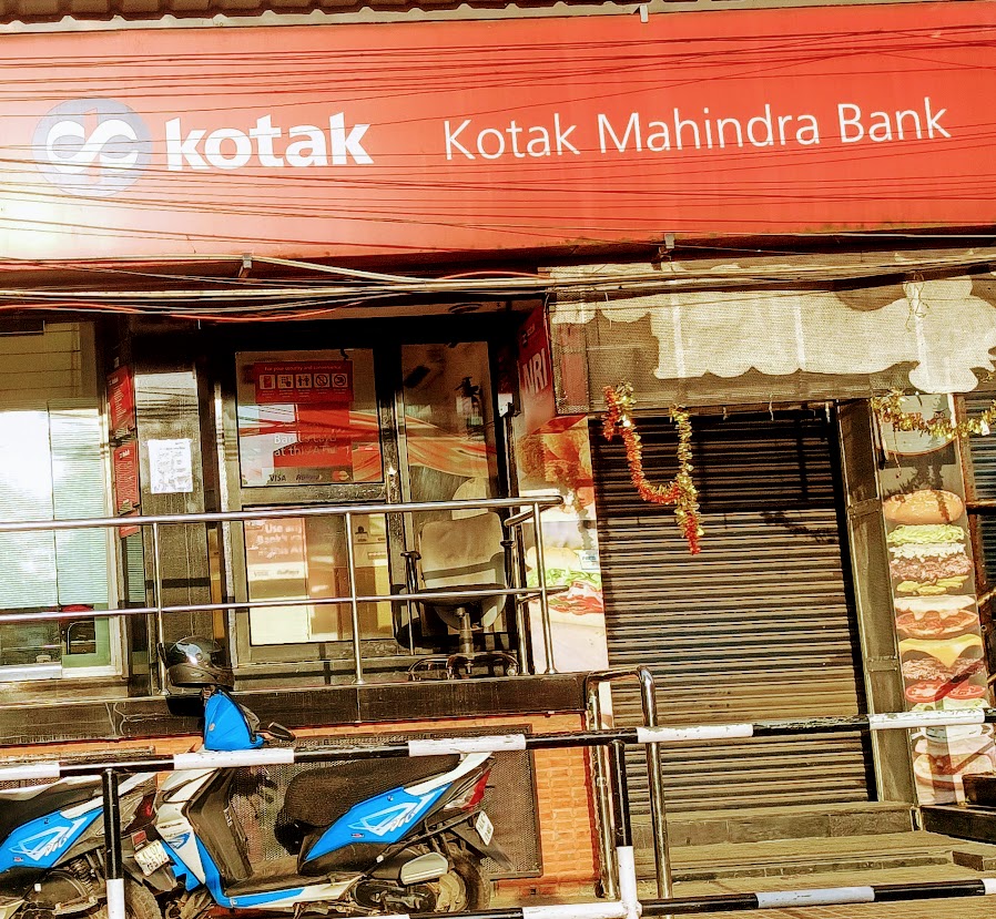 RBI stops Kotak Mahindra Bank from issuing new credit cards, adding customers online