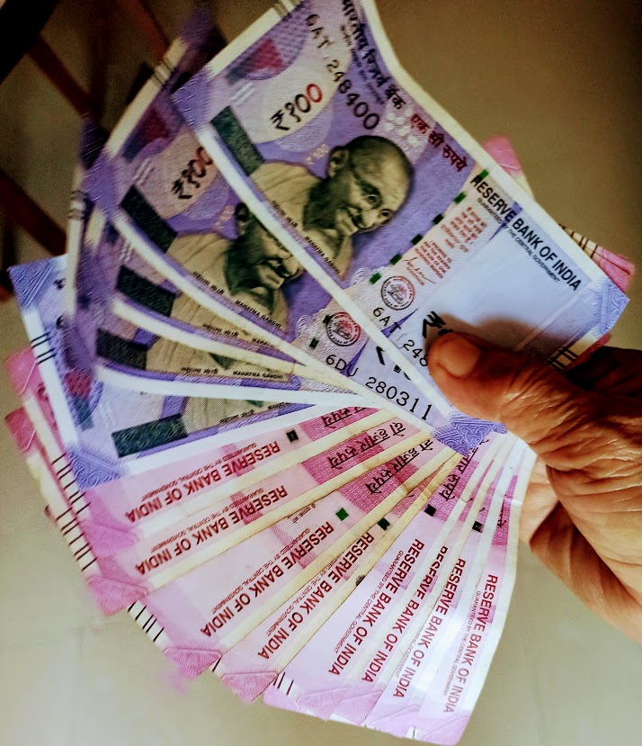 Rs 2,000 withdrawal: Indians in Gulf face problems 